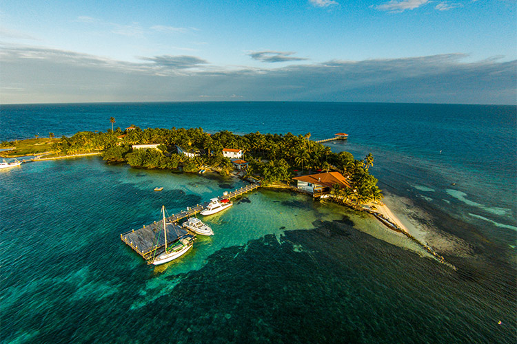 Ray Caye Resort